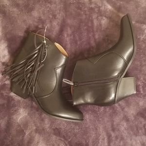 Black fringe boots